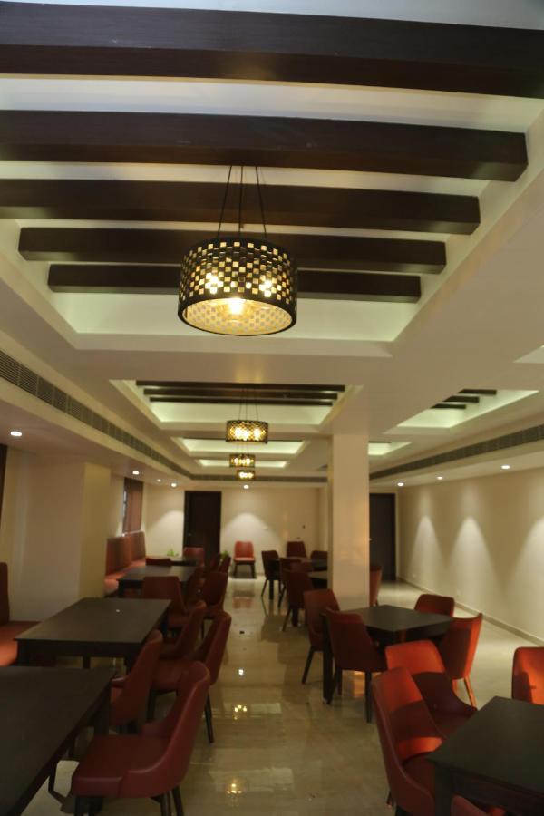 Hotel Skanda Palace Thiruttani Extérieur photo