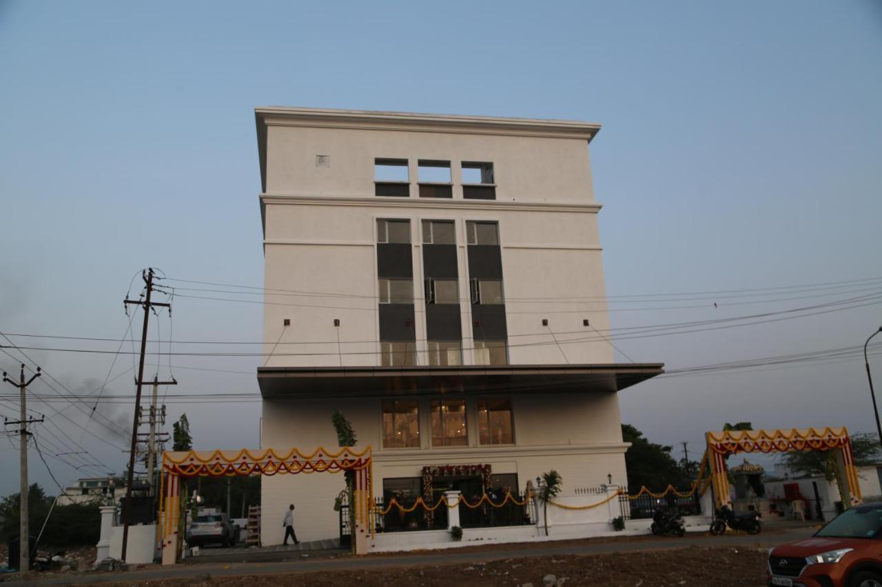 Hotel Skanda Palace Thiruttani Extérieur photo